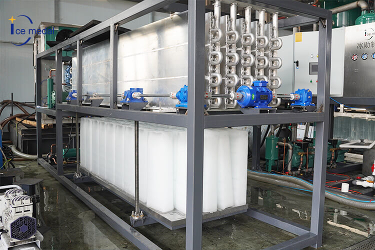 Commissioning Phase of Direct‑cooling Block Ice Machine.jpg